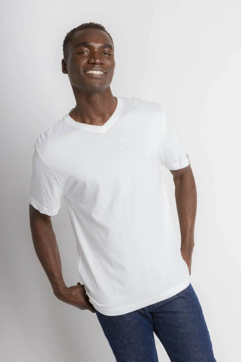 Jamison Unbranded | Men's Anti-Stain Logo-less V-neck Tee